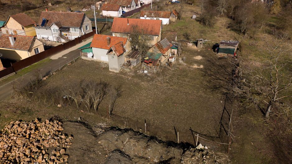 Teren intravilan de 302 mp în localitatea Șoimoș - Poză 25