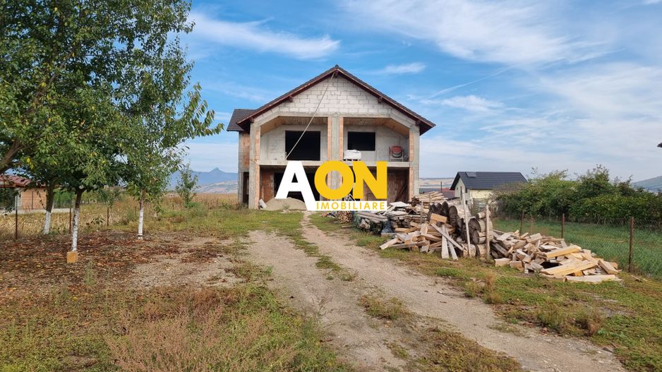 Casa la rosu,2100 mp teren,zona Micesti - Poză 1