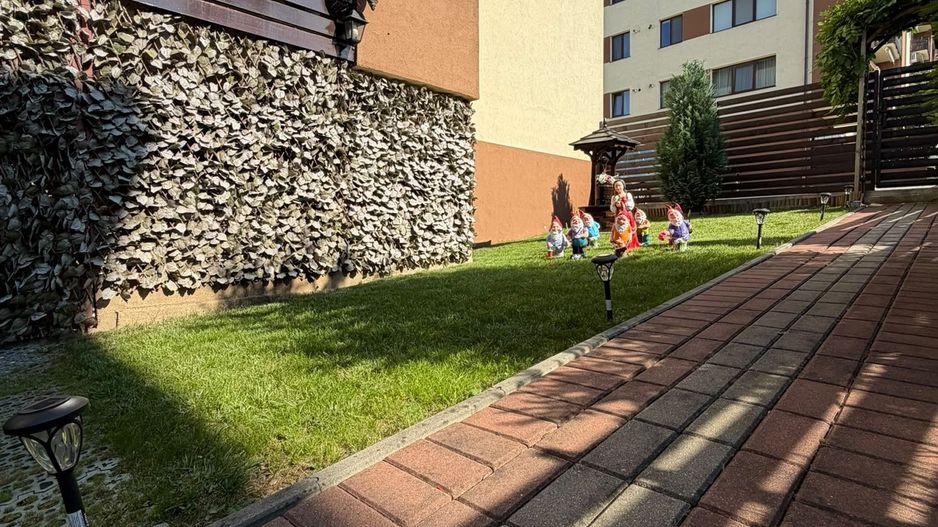 Apartament 3 camere, curte, boxa, parcare, Sub Cetate - Poză 30