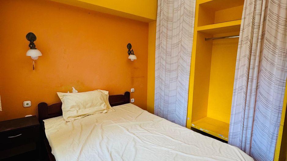 Apartament cu 3 camere pe str. Aluminei langa Liceul Ortodox - Poză 5
