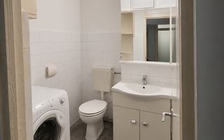 Apartament decomandat cu 3 camere și 2 băi, zona Complex Studențesc - Poză 3