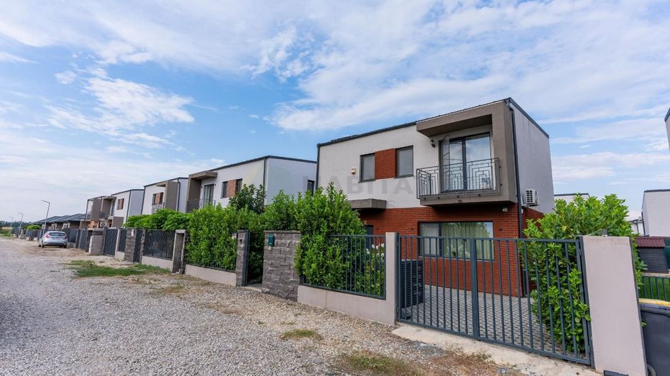 Casă 4 camere | Mobilată & utilată | Panouri fotovoltaice | Tunari - Poză 3