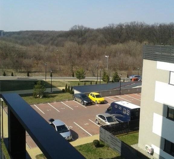 Închiriez apartament 3 camere cu acces la piscina Aleea Privighetorilor - Poză 4