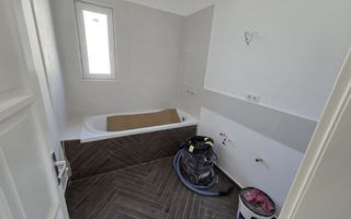 Casa la cheie 4 camere,garaj 60mp.,500mp teren,0%comision - Poză 7