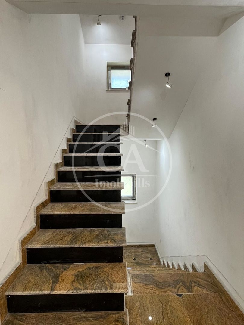 Casă de vânzare P+E+M cu 7 camere in Cartierul Grigorescu, Oradea - Poză 14