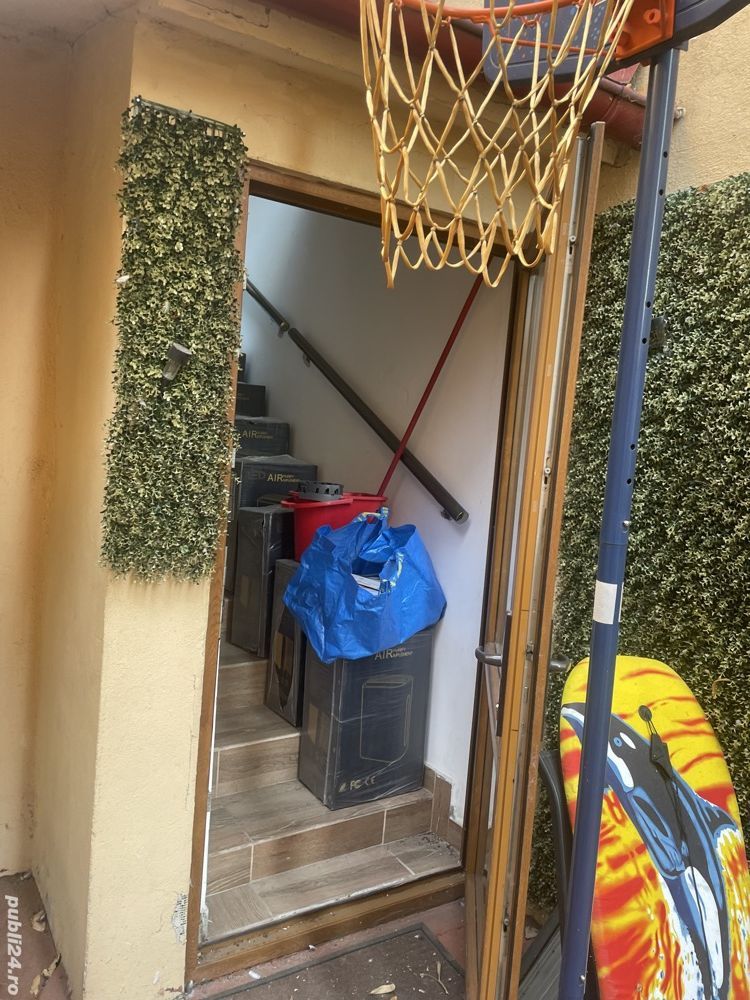 2 vile singur curte unic proprietar - Poză 6