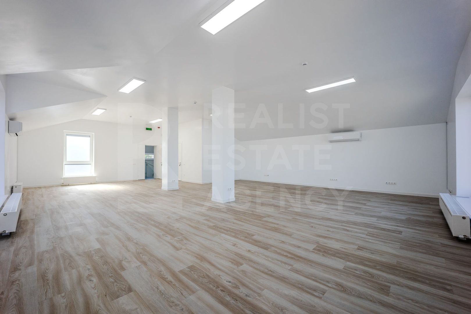 Vânzare spațiu comercial  Centru de 451,6 mp, amplasat pe teren privat - Poză 21