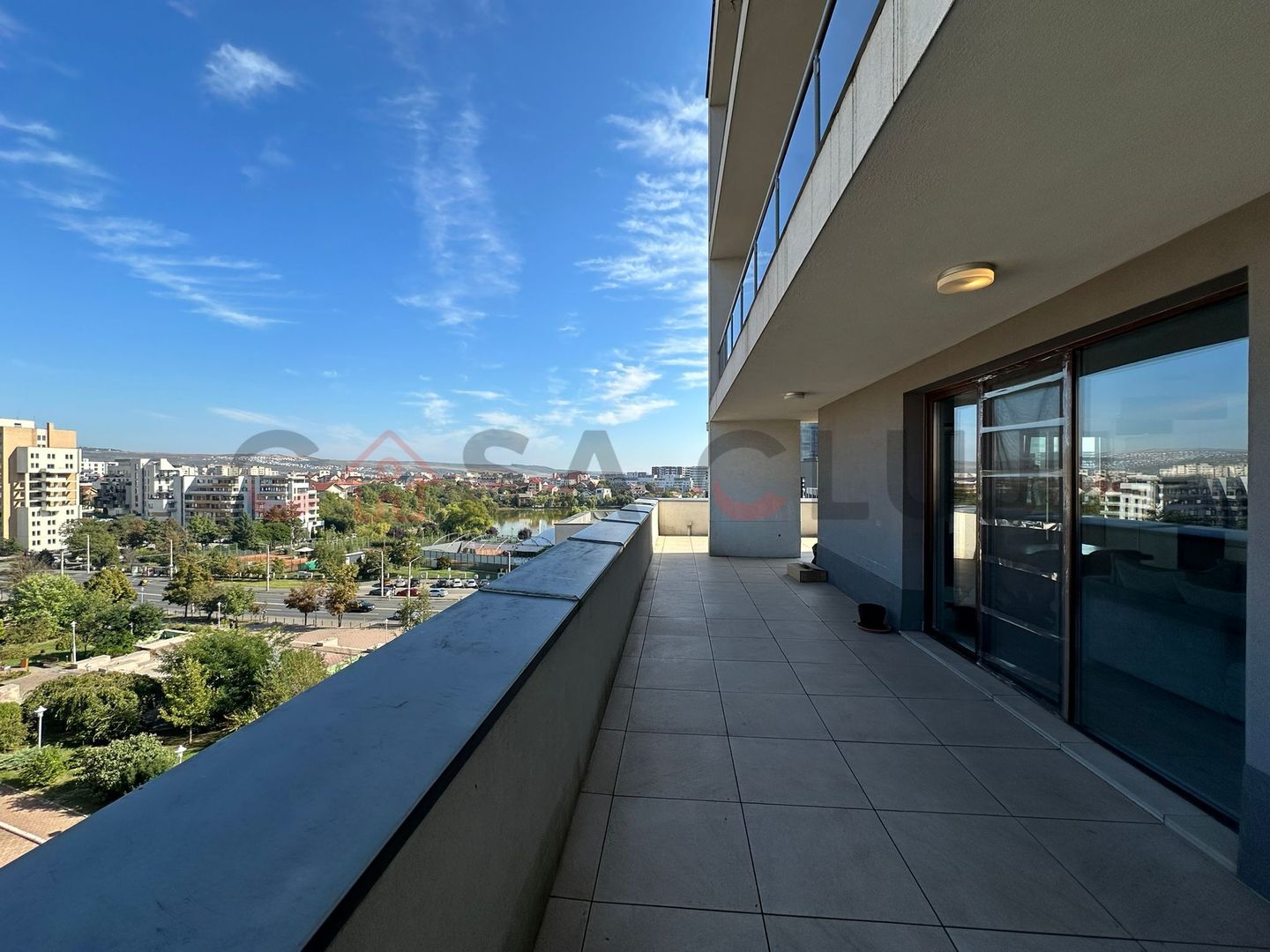 Apartament de lux, cu terasă generoasă – confort și rafinament în Gheorgheni - Poză 10