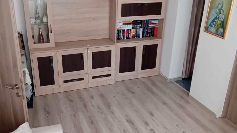 Apartament cu 2  camere Tiglina 1 zona Oraselul Copiilor,etaj.2 - Poză 2