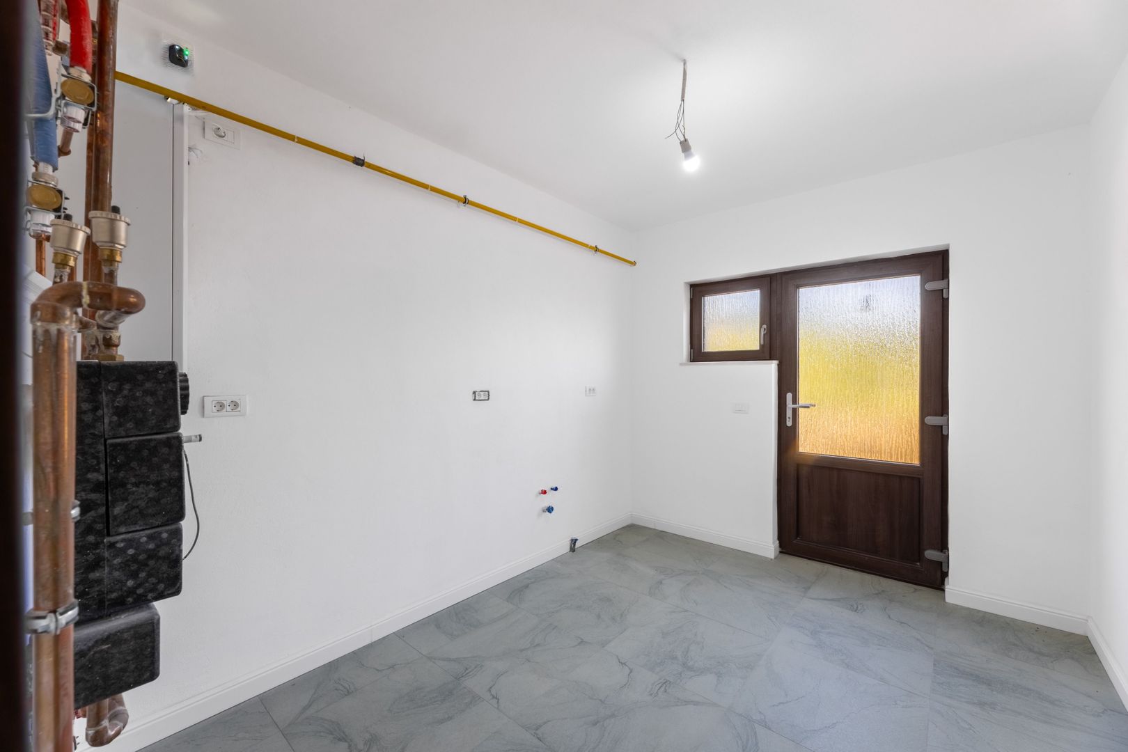 Eleganta, Confortul, Calitatea, liniste Vila P+M Garaj Pecica Arad - Poză 18