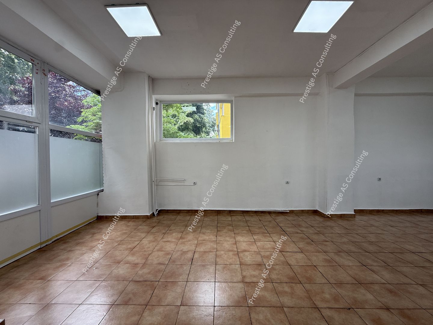 Spatiu comercial Parter cu Vad comercial | 80mp Soarelui-Uranus Plaza - Poză 2
