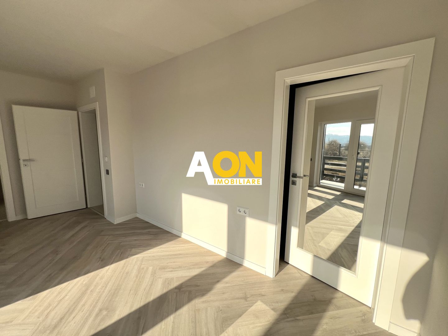 Casa moderna cu finisaje de calitate, 4 camere, 3 bai, 132 MP utili - Poză 24