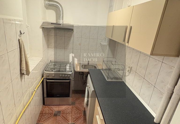 2 camere decomandat - Strada Reșița /  Huedin - Poză 9