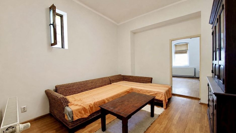 Apartament 4 camere, 132 mp, parter inalt, Piata Catedralei - Poză 2