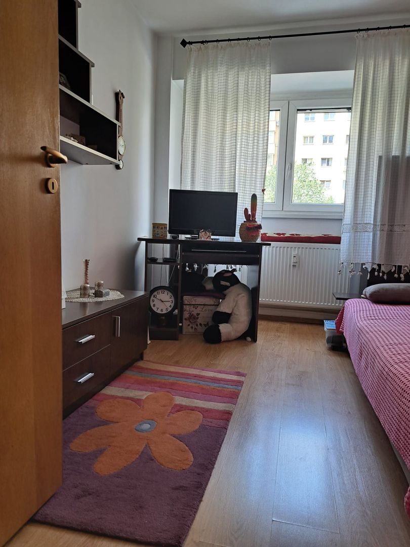 Apartament 3 camere, decomandat, etaj 2/10,  Militari - Pacii - Iuliu Maniu - Poză 1