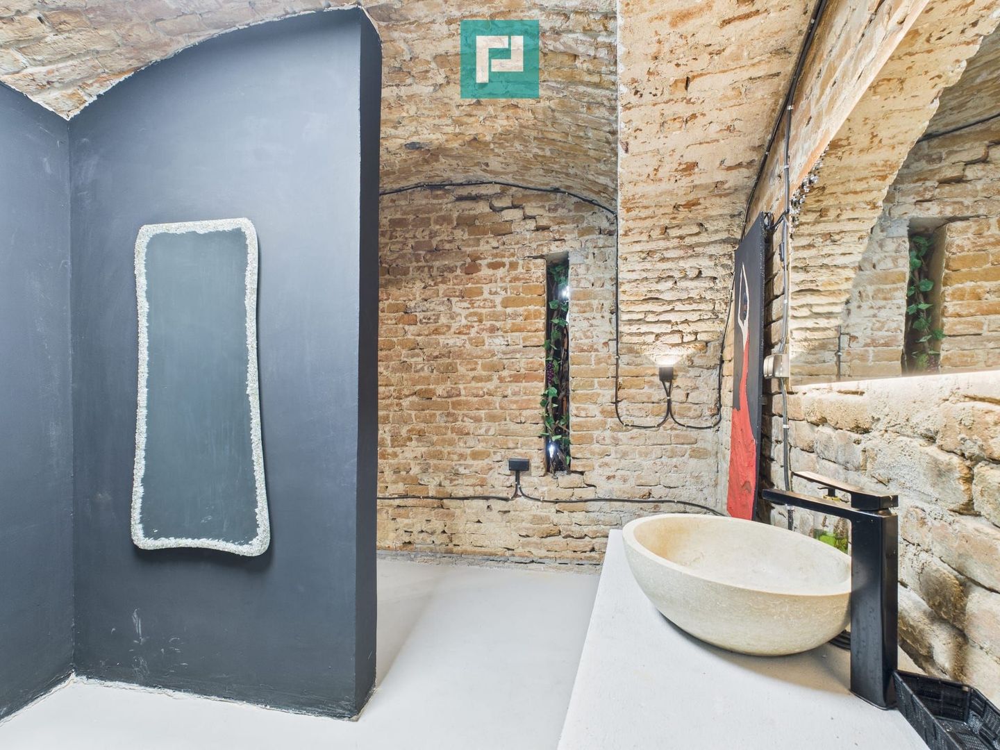 Eleganță subterană - pivniță exclusivistă Arad - Poză 15