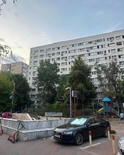 Apartament 3 camere Dristor-1 minut de metrou T622 - Poză 1