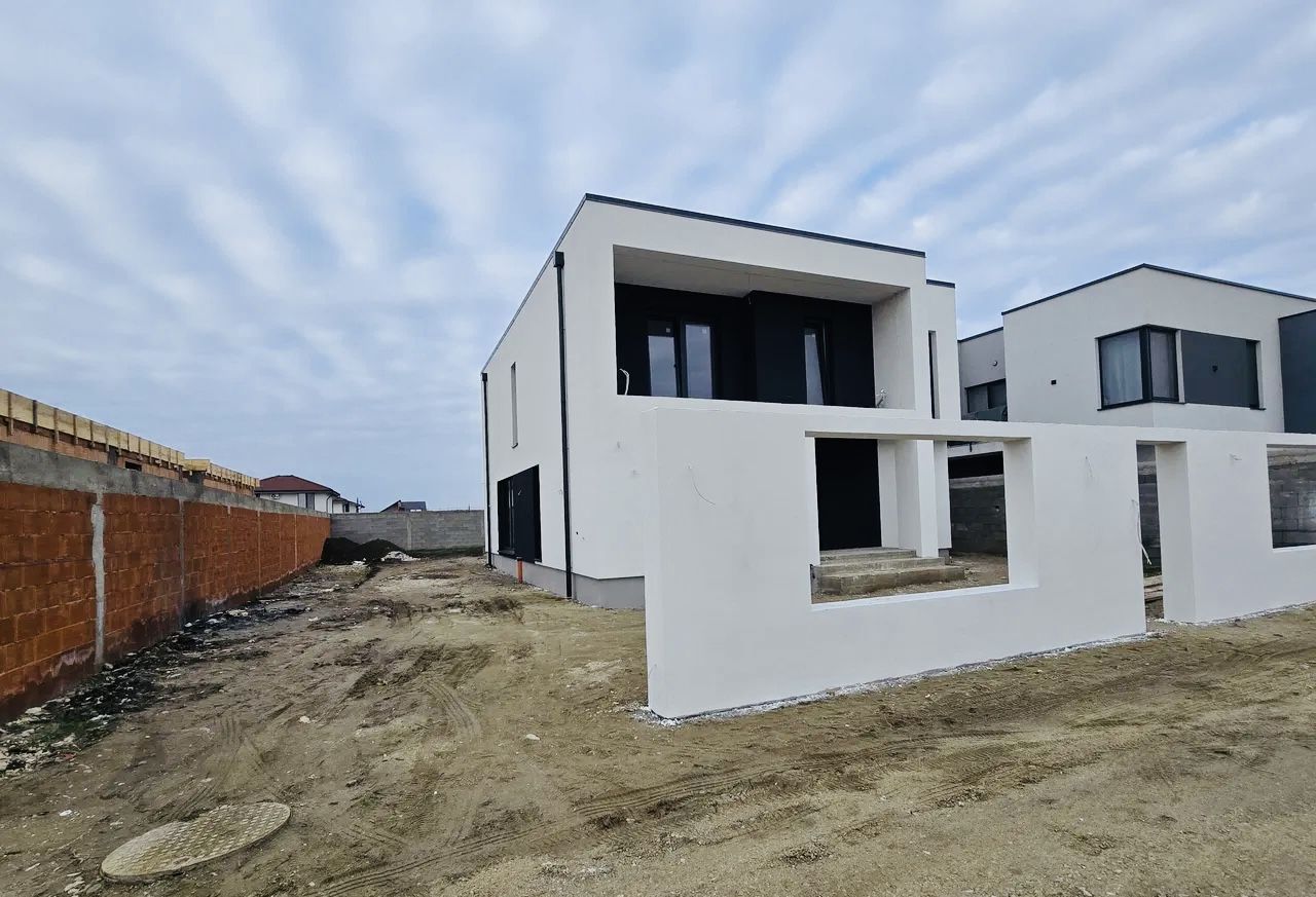 Casǎ de vânzare  P+E Sânmartin Beverly- Hills - Poză 2