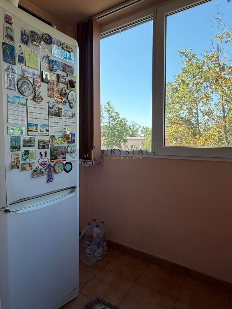 Închiriez apartament cu 3 camere Oradea - Poză 12