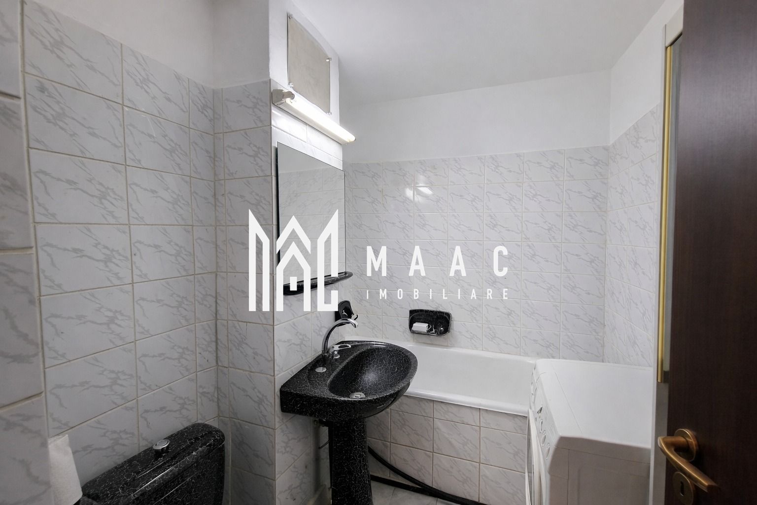 Apartament 4 Camere | 2 bai | 2 balcoane | Pivnita | Central - Poză 13