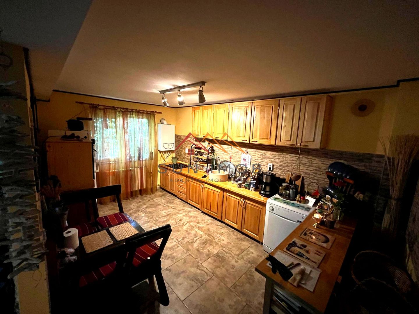Casă rustică P+M duplex, teren 325 mp, foișor, Brebu PH 159000 Euro - Poză 3