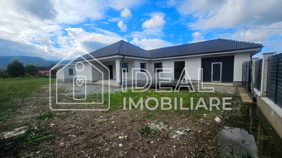 Casa Individuala pe un singur nivel cu 2200 mp de curte, in Săcel - Poză 2