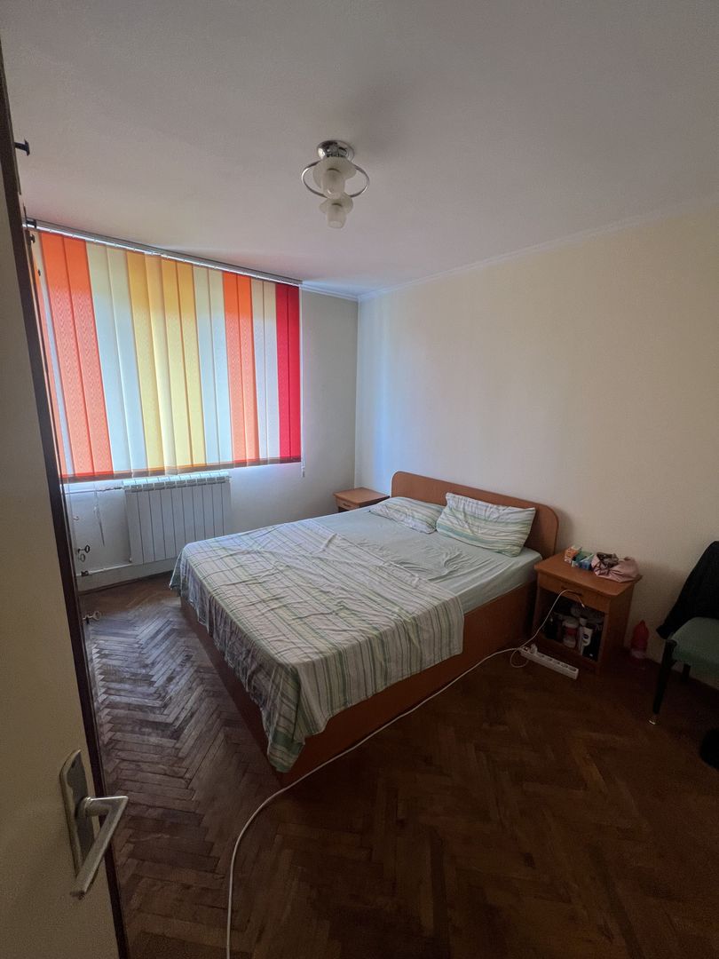 vand apartament 2 camere zona Kiseleff, etaj 3, gaz pe scara - Poză 3