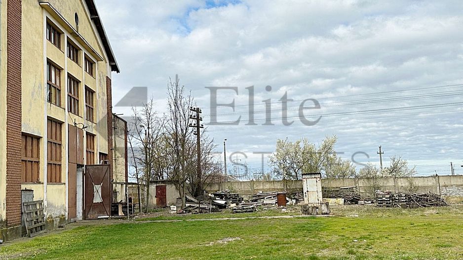 Hala cu teren de vanzare in zona Garii din Salonta - Poză 2