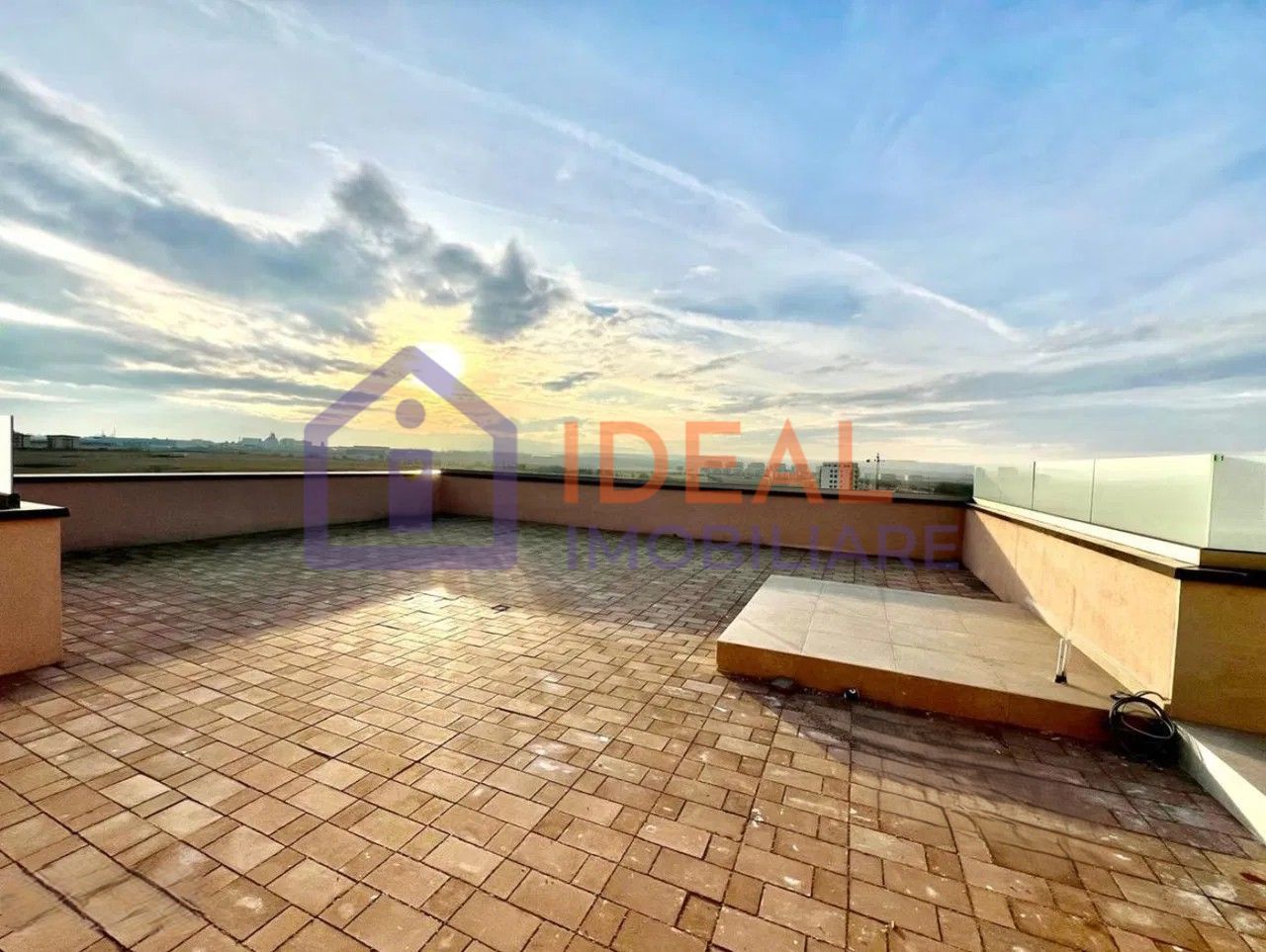 Penthouse cu 3 camere LA CHEIE, cu terasa de 191mpu, zona Calea Surii Mici - Poză 1