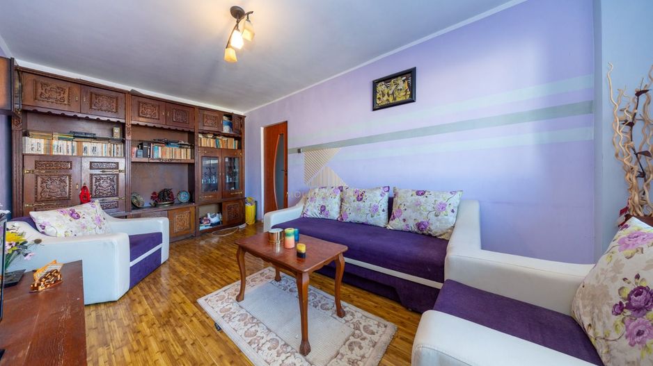 Apartament 3 camere, vedere superbă, Răcădău, str. Carpenului - Poză 1