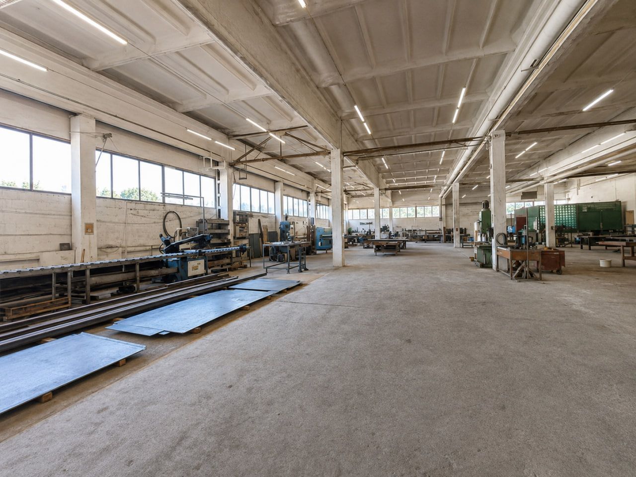 Oportunitate Rară de Investiție Industrială – 3,97 ha Teren + 14.673 m² Construcții în Zona Sîngera, Chișinău - Poză 8