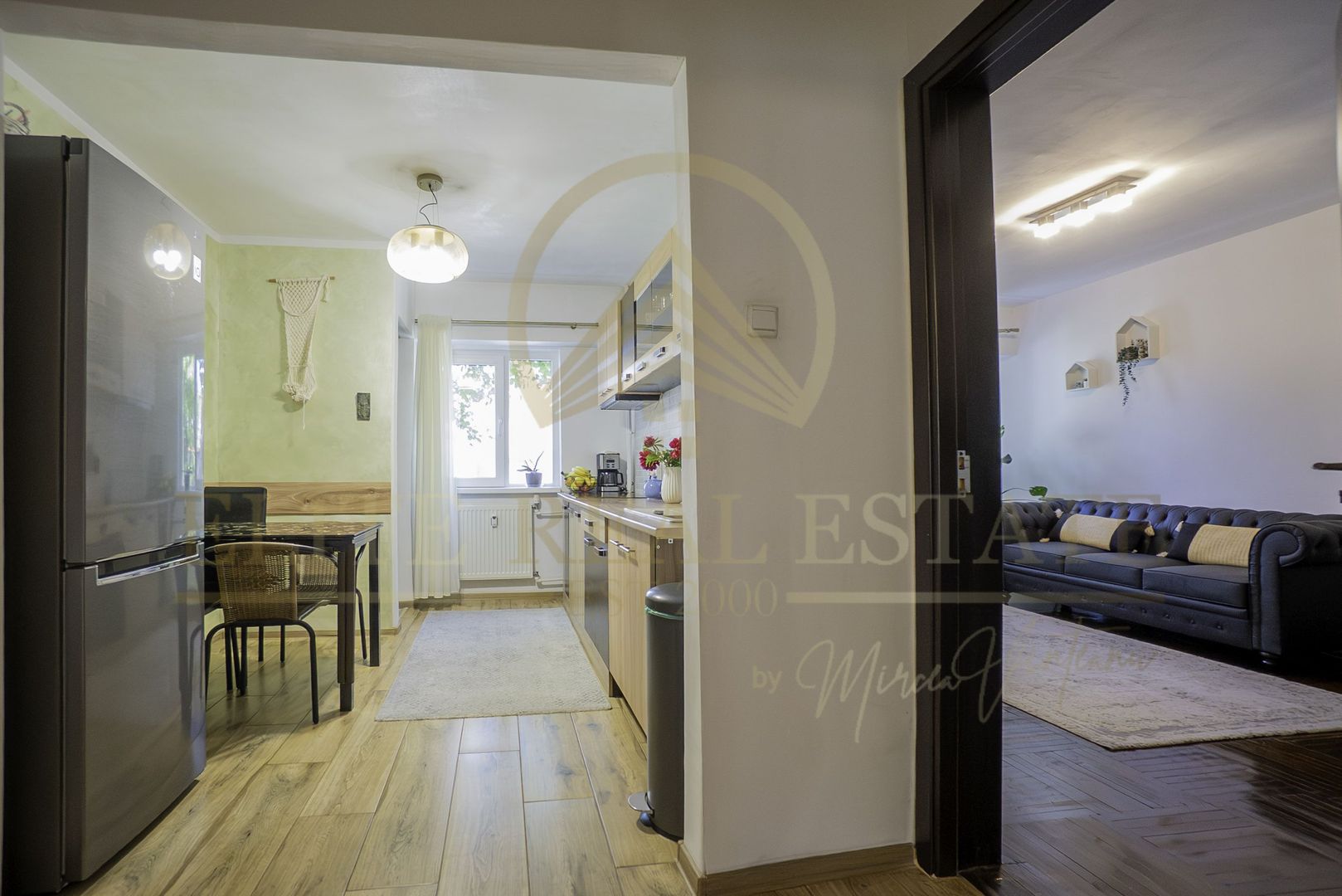 Capitol - Vânzare 3 camere,  etaj 1 , mobilat si utilat complet. - Poză 4