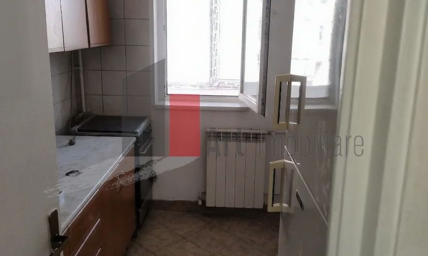 Vânzare apartament 2 camere semidecomandat Piața Progresul - Poză 1