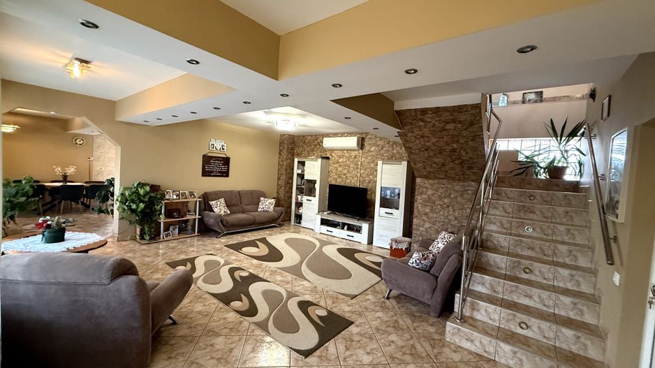 Casa 330 mp | cu teren 2300 mp | Santandrei - langa Oradea - Poză 12