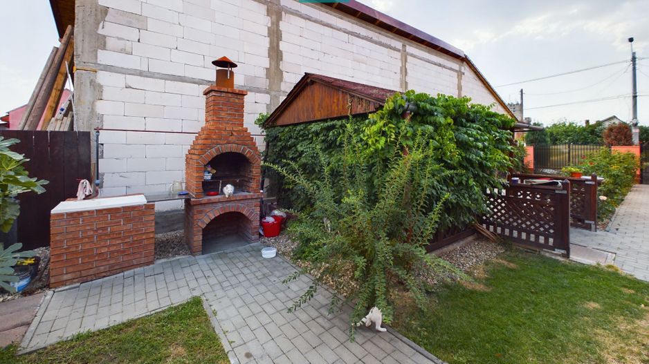 Casă cu 7 camere și 2 băi in Grădiște - Poză 24