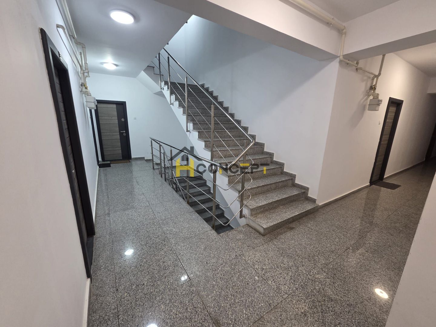 Garsoniera disponibila imediat Boxa inclusa in pret - Poză 4