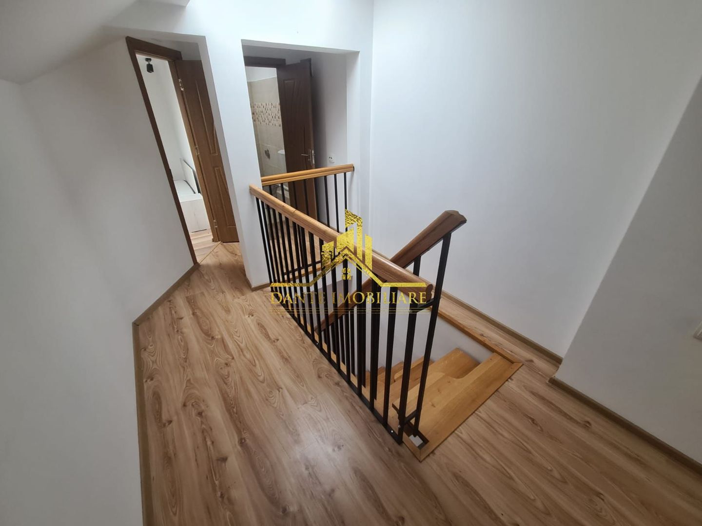 Casa individuala, mobilat modern, zona Grigorescu, curte, parcare - Poză 12