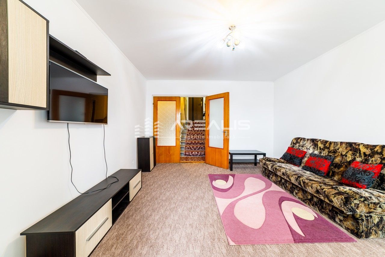 VÂNDUT!!! Apartament spațios cu 3 camere, zona Polivalentă - Poză 2
