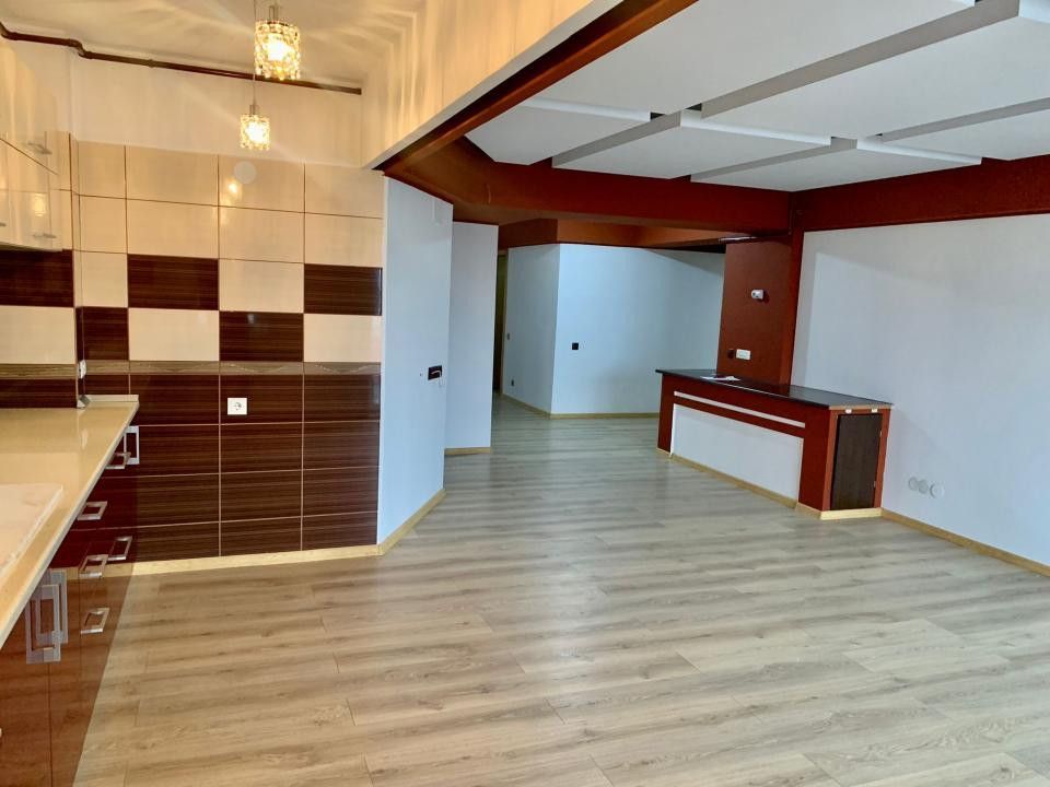 Vanzare Apartament 4 camere zona Gavana - Poză 3