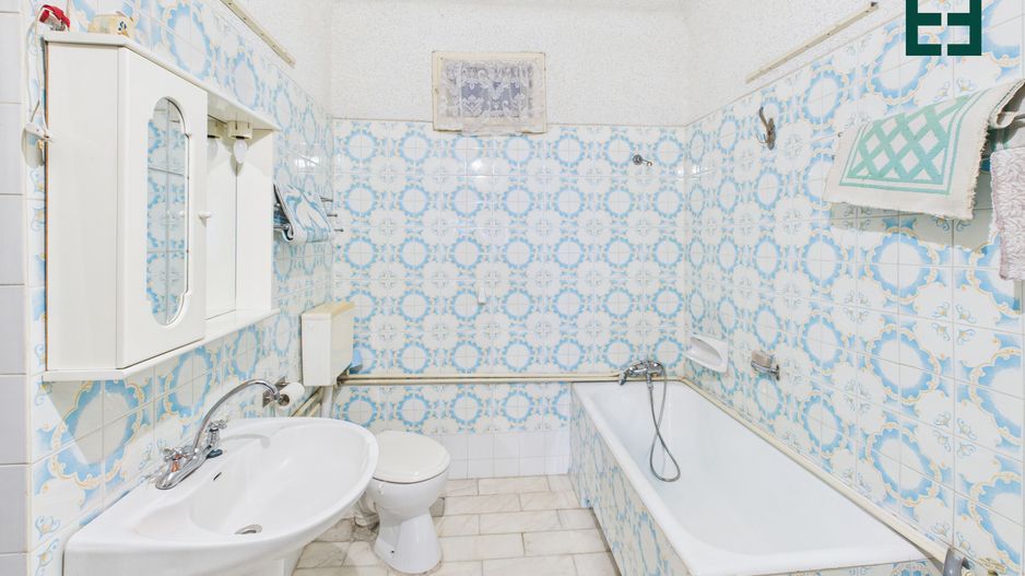 Casă cu 10 camere și 1437 mp teren în Ineu - Arad - Poză 22