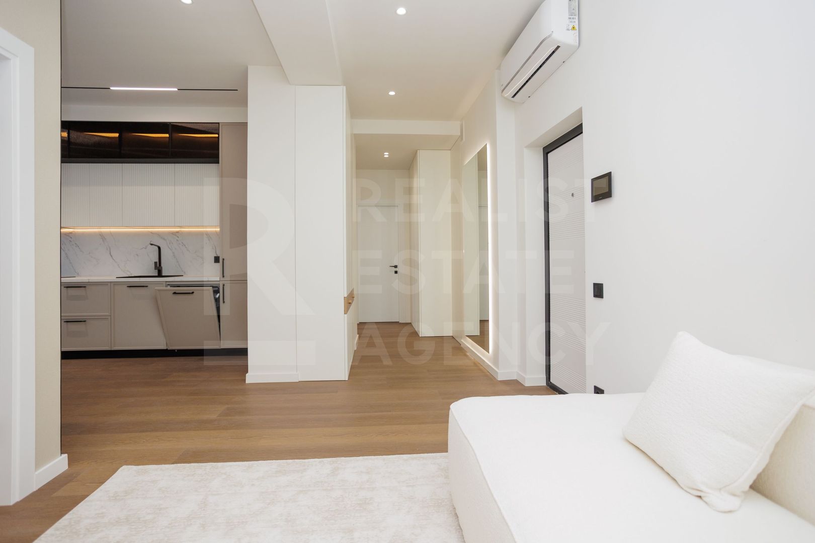Vânzare, apartament, 2 camere, str. Calea Ieșilor, Sculeni - Poză 9