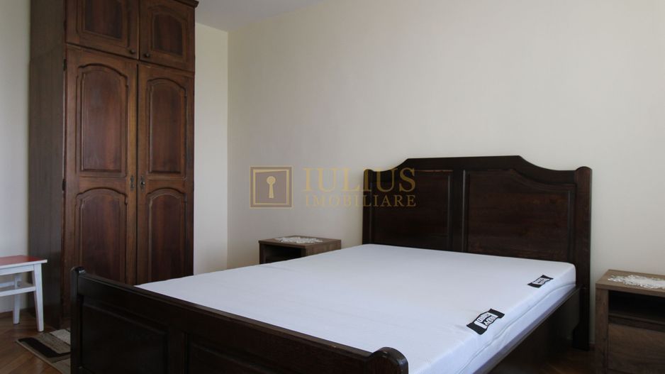 Medicina - Iulius Mall, dormitor cu pat matrimonial. - Poză 13