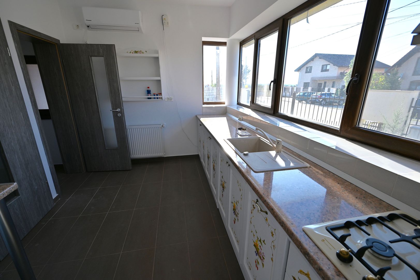 Casă / Vilă cu 4 camere de închiriat în zona Aradului - Poză 15