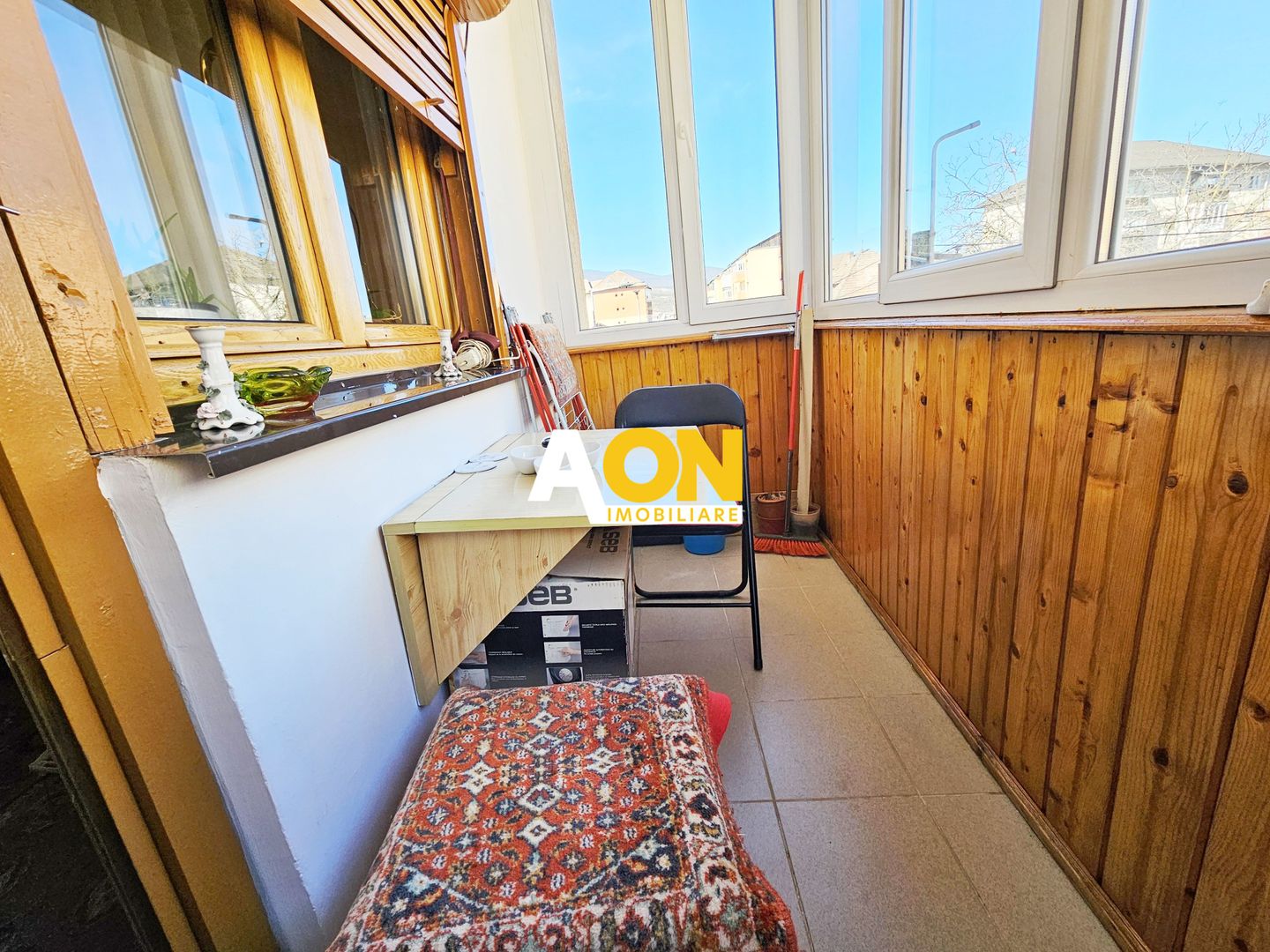 Apartament 3 camere, 2 bai, etaj 2, Cetate, zona Scolii Mihai Eminescu - Poză 2