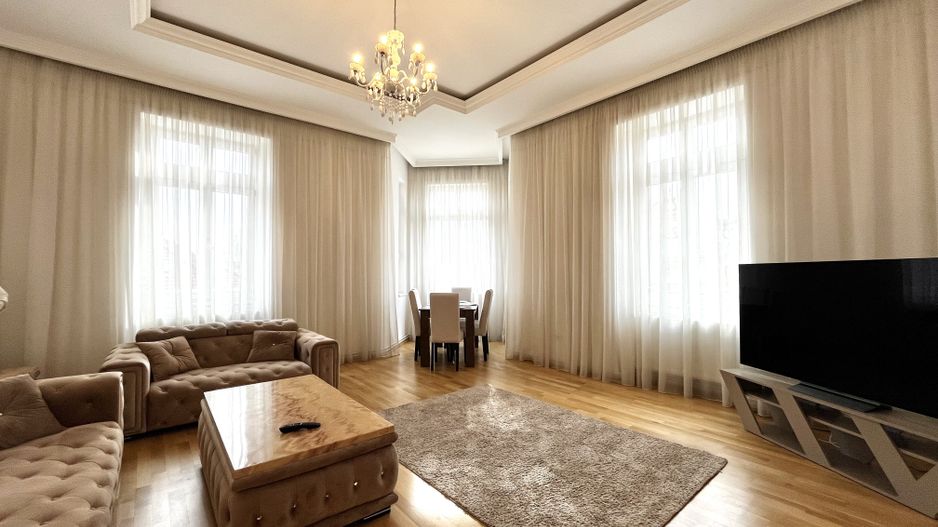 Apartament 3 camere, elegant si spațios, lângă parc, zona Centrala - Poză 3