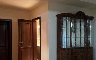 Casa individuala pozitie foarte buna si teren generos - Poză 4