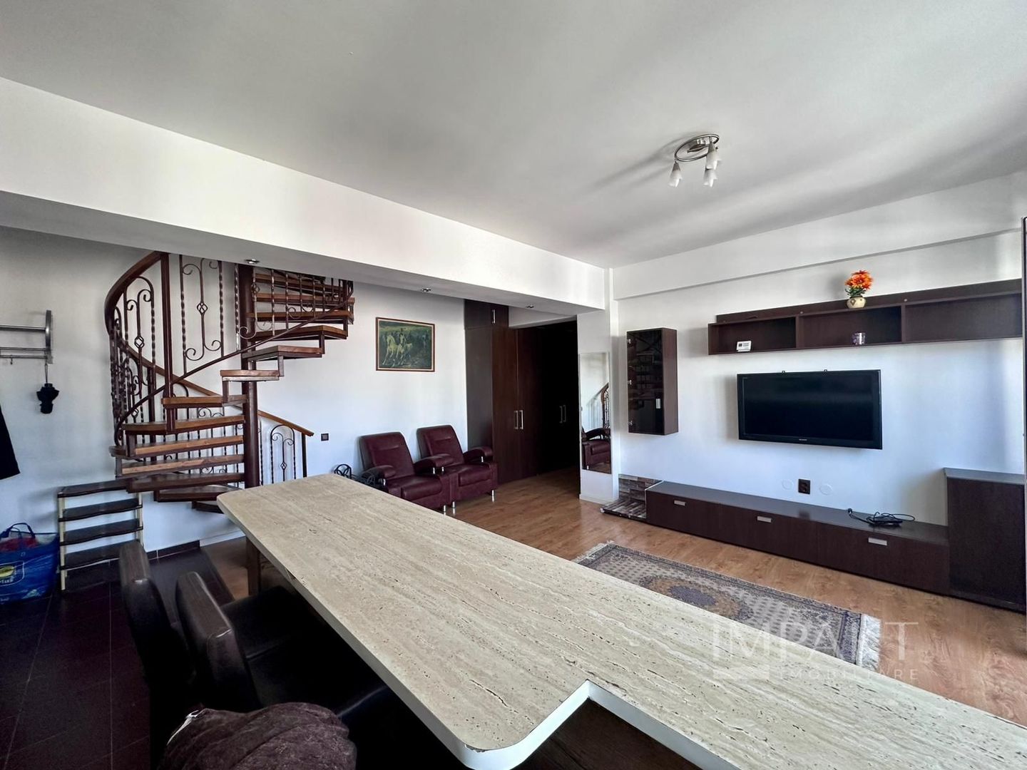 3 camere de inchiriat, 74 mp, 2 niveluri, parcare inclusa - Poză 3