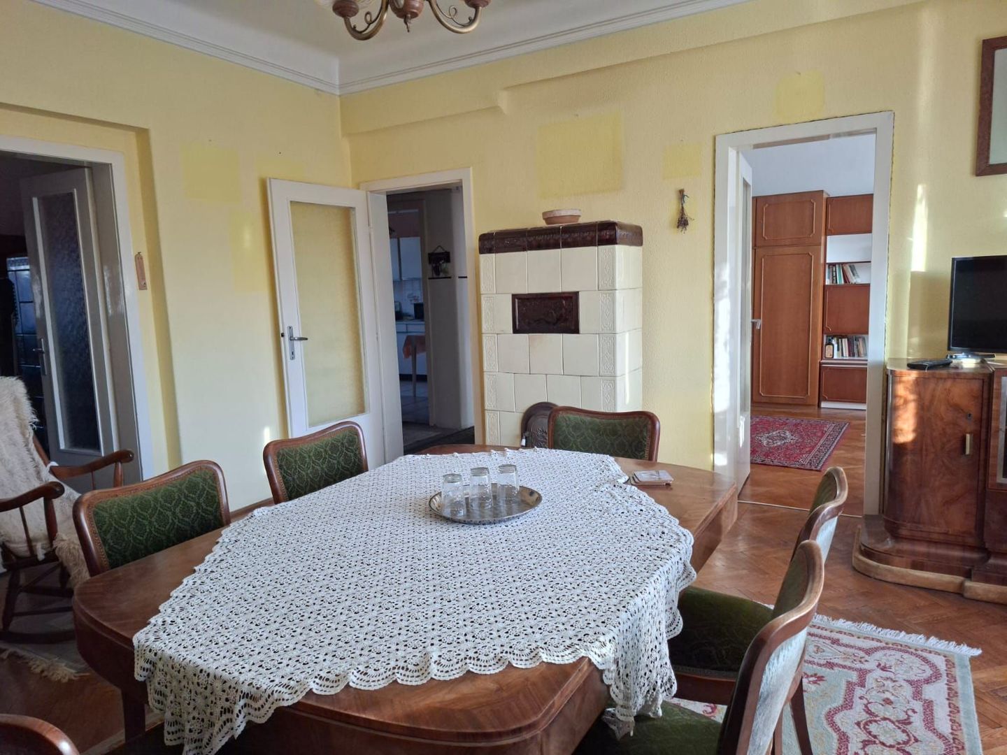 Apartament cu 3 camere si garaj in zona centrală - Poză 5