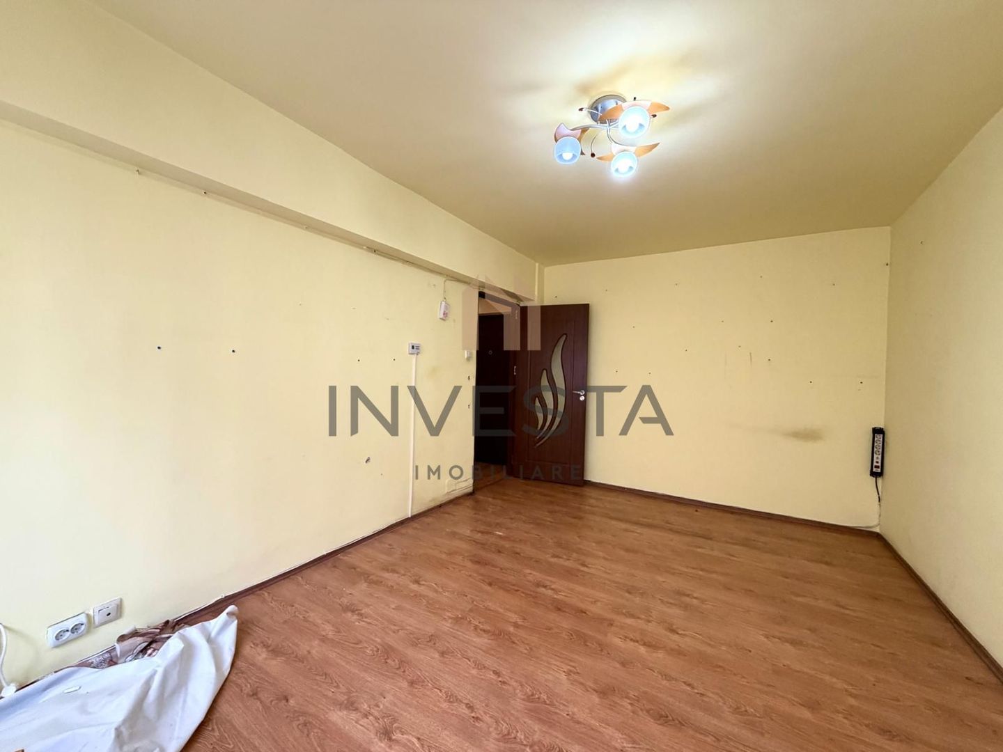 Apartament cu 2 camere decomandate , in zona Pietei Marasti ! - Poză 4