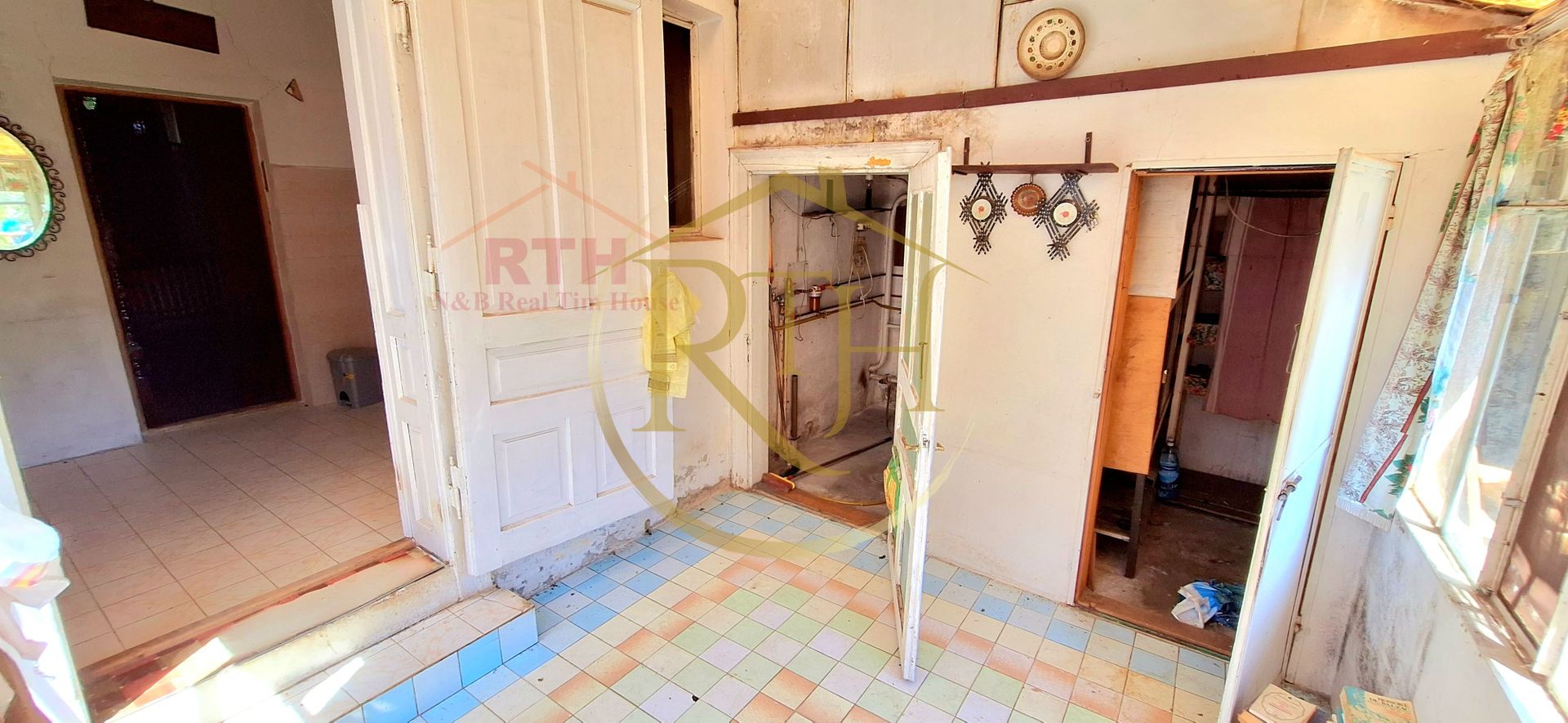 Oferim spre vanzare casa + teren, zona Sagului,  Necesita renovare - Poză 12